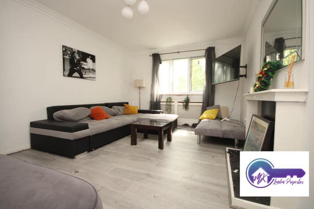 3-Bed Flat with Reception & Private Balcony  Main Photo