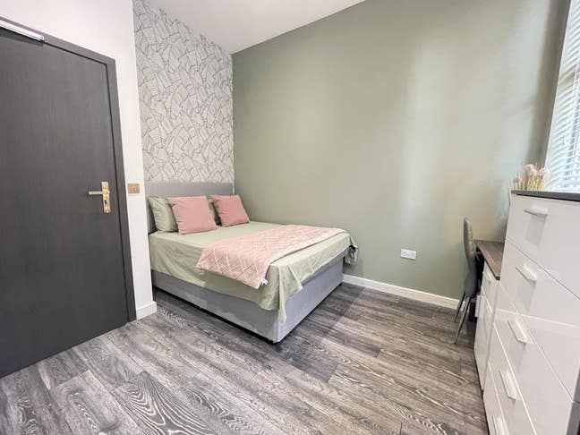 Desirable City Centre En-Suite Room, PE1 🤩🚿 Main Photo