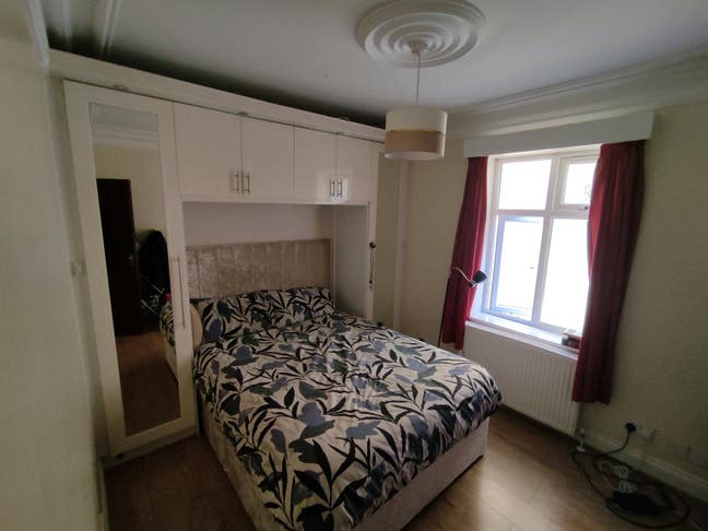 2 Double Rooms available now in Acton, W3 Main Photo