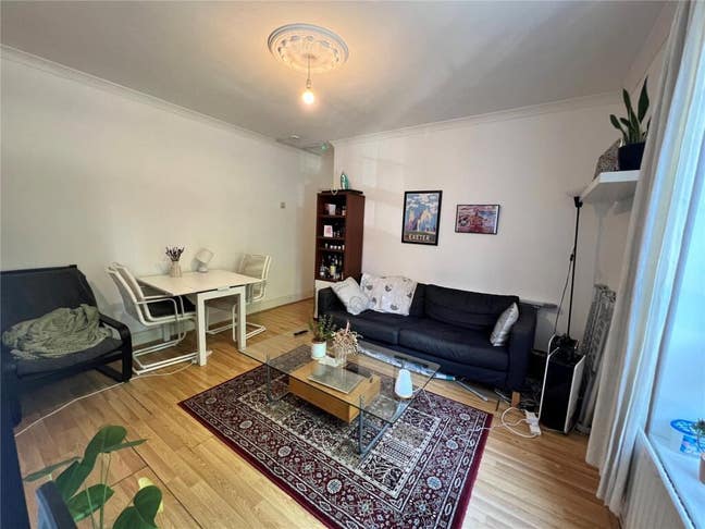 Room to rent-  Wapping E1W Main Photo