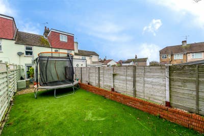Newly refurbished 3 bed, 2 toilets house!  Main Photo
