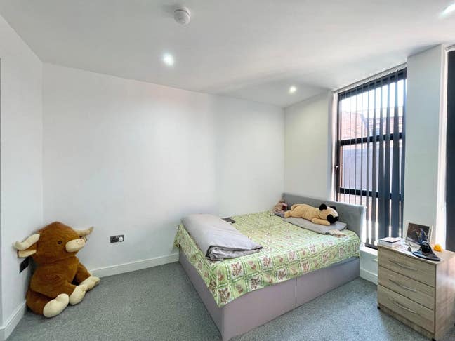 ✨ Modern Double Room in a 4-Bed Flat / BILLS INC Main Photo