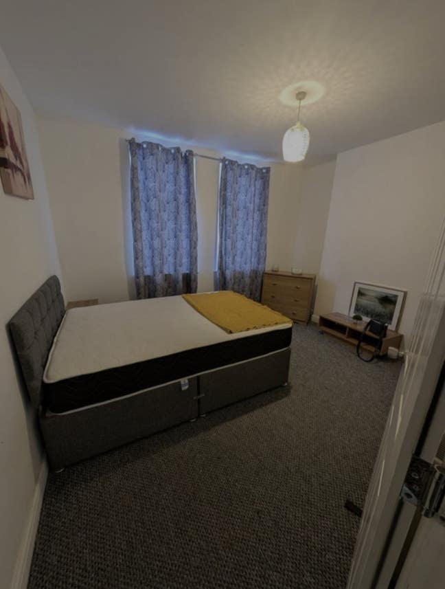 Double room available in all female house Main Photo