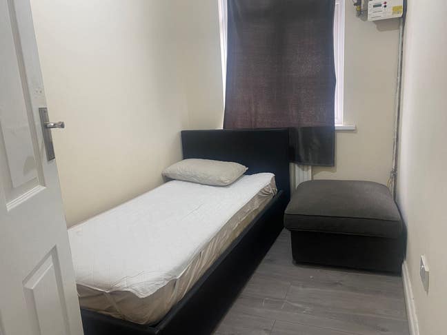 Single room available  Main Photo