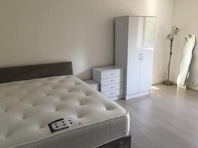 Double room with en-suite  Main Photo