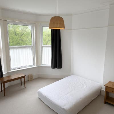 Furnished Room in Quiet Flat Main Photo