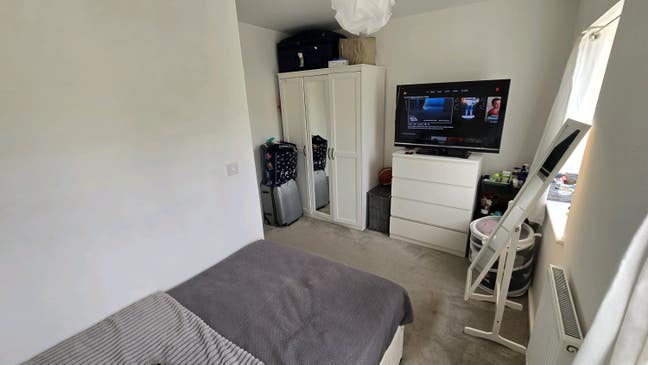 Double Room to Let Main Photo