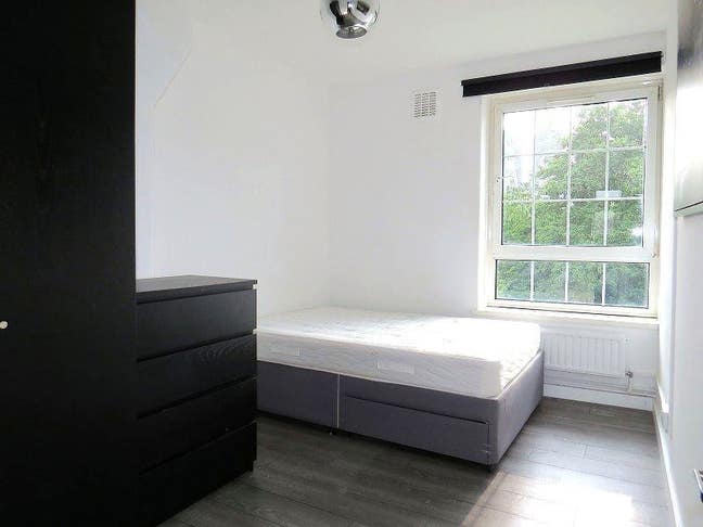 All bills included modern double room near tube Main Photo