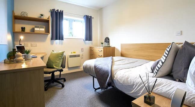 En Suite Room Barker House Newcastle-upon-Tyne  Main Photo