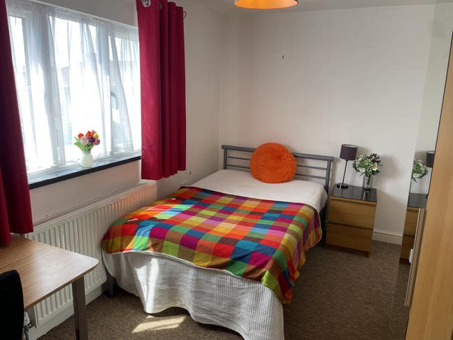 Nice Room in Friendly House. Main Photo