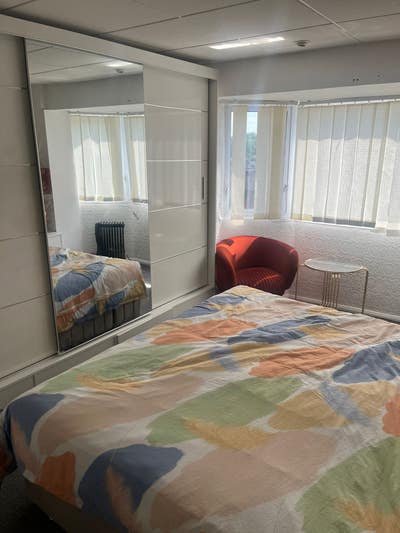 Double room is available in Salford  Main Photo