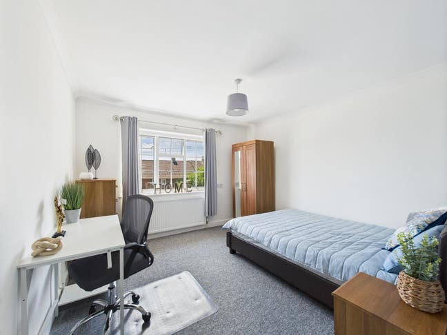Your Newly Refurbed Room Ready Now! 🏡 Main Photo
