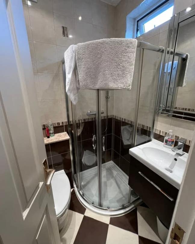  Double Room North Acton W3 (Noe) Main Photo