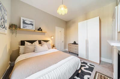 Great Double Available in Gorgeous Modern Home! Main Photo