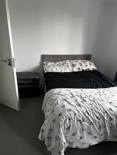 Ensuite for rent with balcony. Main Photo