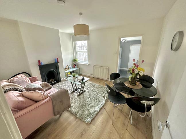 Double Room for Royal Holloway Female Student Main Photo