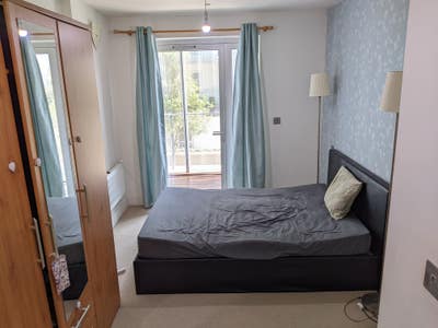 Dbl Room £900 w patio, concierge & stellar transit Main Photo