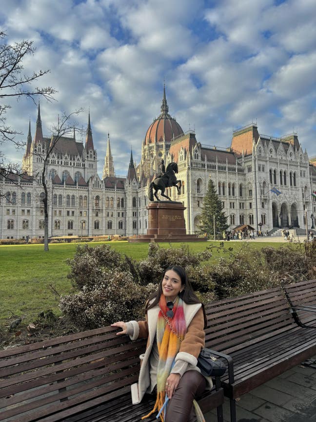 Professional looking for accommodation  Main Photo