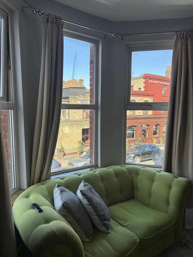Double room in central Camberwell flat Main Photo