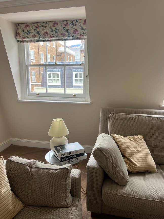 Fab Mews Room Kensington Gardens Long/Short Term Main Photo