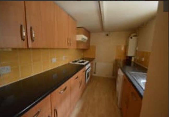 3 bedroom flat great location  Main Photo