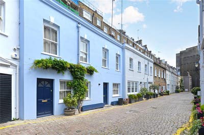 Fab Mews Room Kensington Gardens Long/Short Term Main Photo
