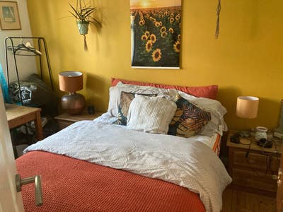 Bright double room for rent Main Photo