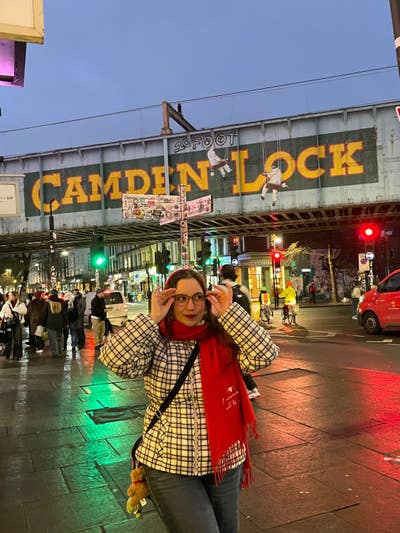 A Spanish girl living in London Main Photo