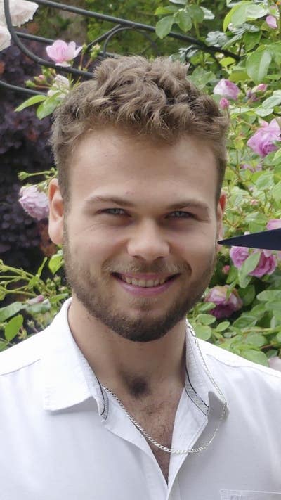 Young Professional Looking for a studio Main Photo