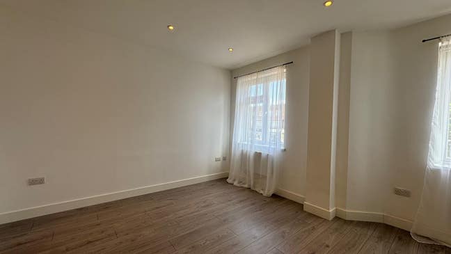 Modern Studio Flat to Rent – Excellent Condition | Main Photo