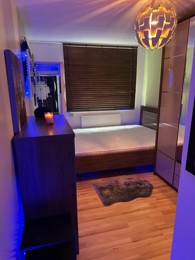 Room For Rent In west Kensington  Main Photo