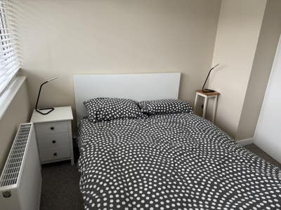 Double room available in lovely village outside ox Main Photo
