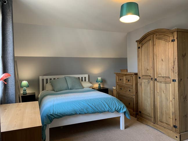 Top floor Room available close to hospital  Main Photo