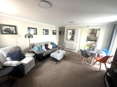 1 bed annex Monday - Friday  Main Photo