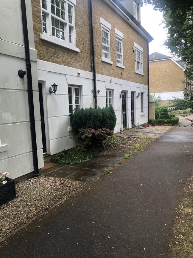 Double Room to Let. Main Photo