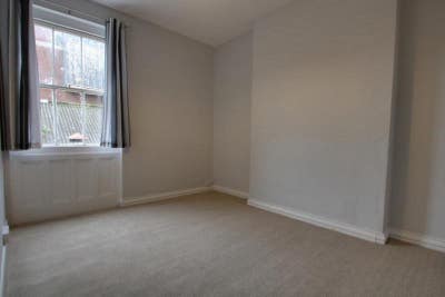 This room let in a shared house comes with Main Photo