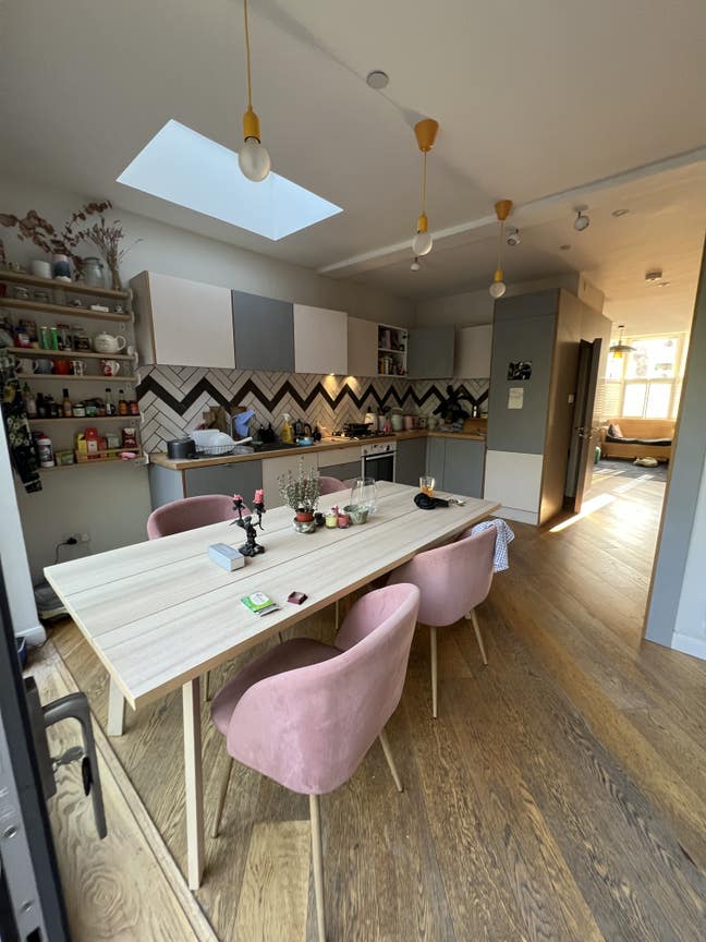 Huge Beautiful Brockley Loft Room Main Photo