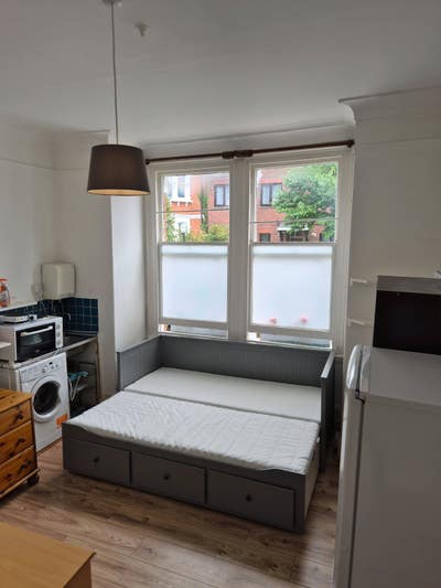  Spacious Studio available in SW6. Bills inc. Main Photo