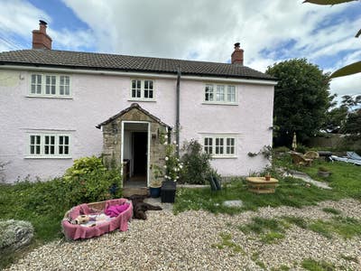 Large Room in Rural Cottage Main Photo