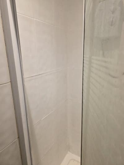 Double room for rent rent in tilbury 550 Main Photo