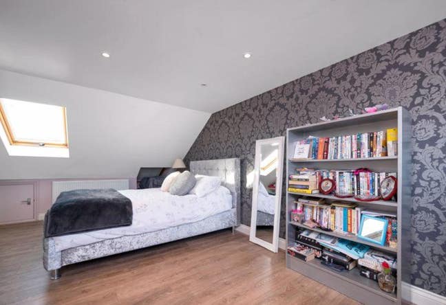 Room to Rent – Ideal for Working Professional  Main Photo