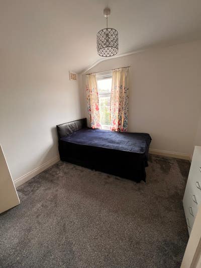 Room for rent  Main Photo