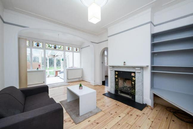 Fully Furnished Rooms - Excellent Transport Links Main Photo
