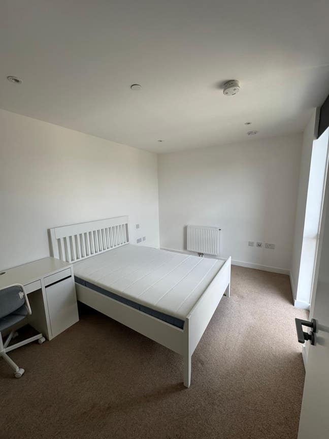 En-Suite Double Room Short Term 1-6 Months Only Main Photo