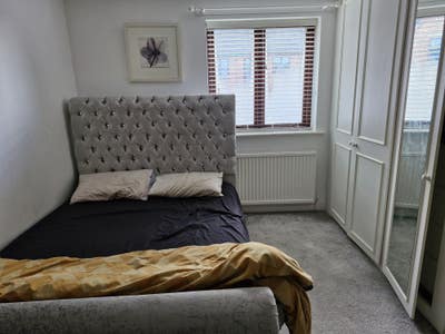 Fabulous King Size En-suite Room in Posh Area Main Photo