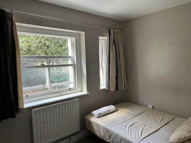 One double Room available. Main Photo