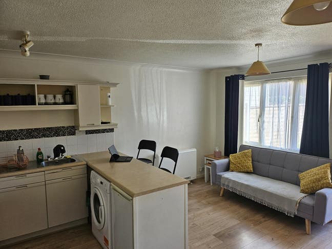 One bedroom flat. Fully furnished.*Bills Included* Main Photo