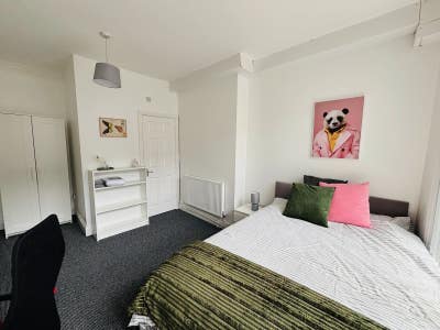 Brand New Mattress+ Bedding! New Ensuite Rooms Main Photo