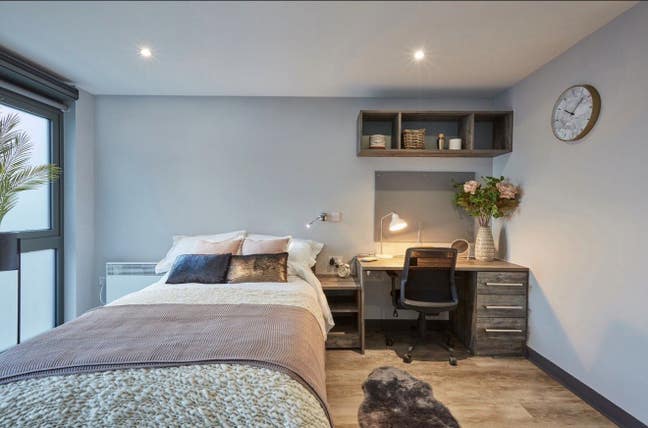 1 bed 1 bathroom studio Main Photo