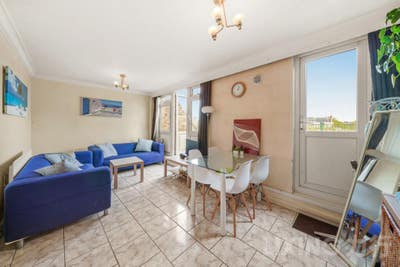 Large Room modern near stockwell tube gay inc bill Main Photo
